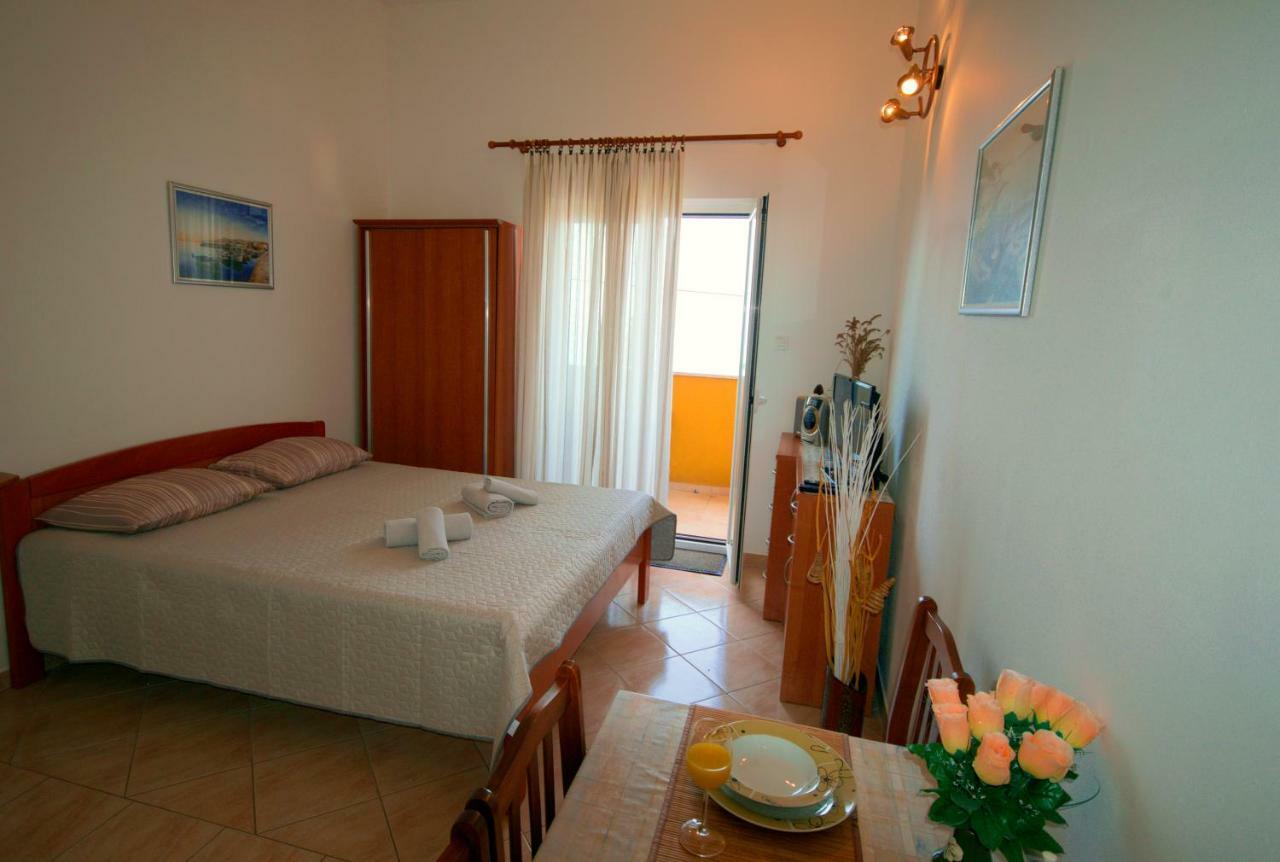 Studio Apartman Stara Baška Zewnętrze zdjęcie
